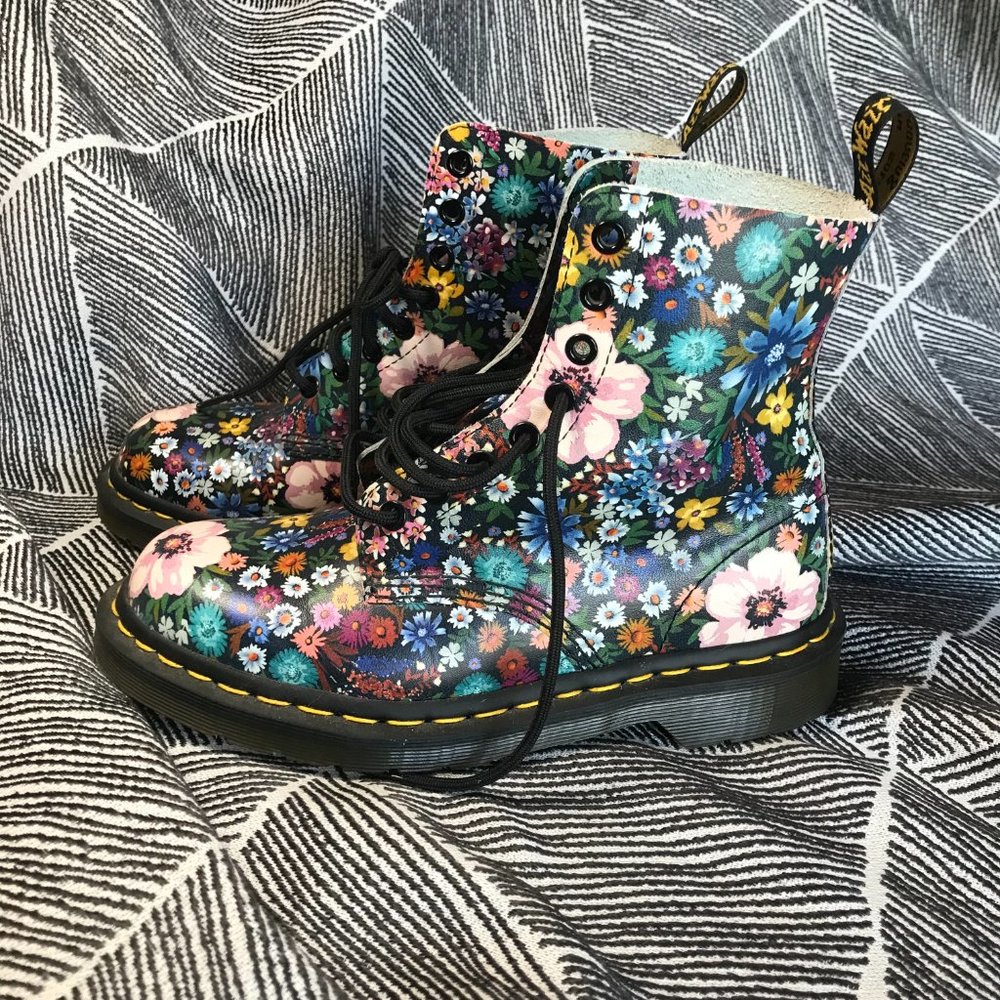 boots - Picture 5 of 10
